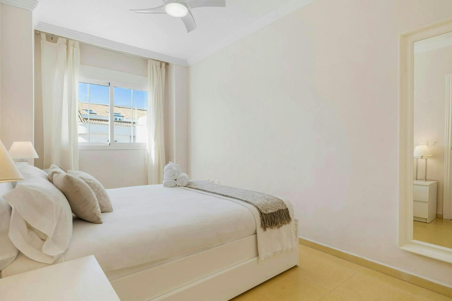 Golden Banus Apartamento *